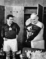 Schlosser op bezoek bij Puskás op 16-10-1955.