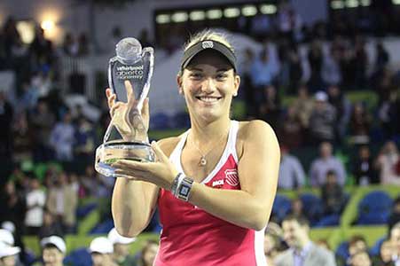 Eerste winst op een WTA-toernooi enkelspel in Monterrey.