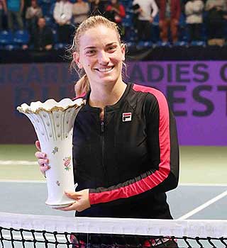 Winst in Budapest, 2de WTA-toernooi enkel.