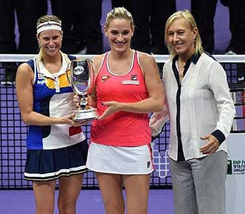 Winst in Rome, WTA Finals Singapore, dubbelspel met Andrea Hlavácková. Naast hen Martina Navratilova.