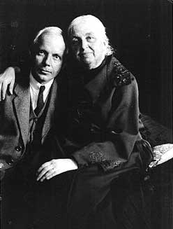Béla met zijn moeder in Budapest, september 1925.