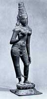 Bronzen staande afbeelding van de godin Parvati 