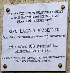 Gedenkplaat van Bíró László in 