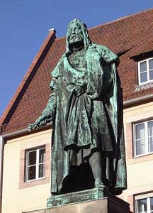 Het standbeeld van Dürer in Neuremberg.