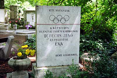 Het graf van Jenõ en zijn vrouw Éva.