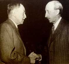 George de Hevesy en Otto Hahn, Duits scheikundige en Nobelprijswinnaar.