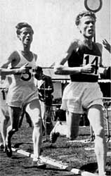 Londen 30 mei 1955: Iharos bij het vestigen van zijn wereldrecord op de 2 mijl