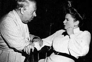 Sakall en Judy Garland tussen de opnames door van 'In the Good Old Summertime' 