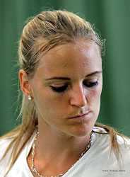 Ági kijkt maar bedenkelijk tijdens de US Open 2012.