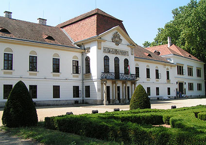 Het Szechenyi-kasteel in Nagycenk, het familiaal landgoed, thans museum.