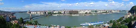 Prachtig panoramisch zicht op de Donau.